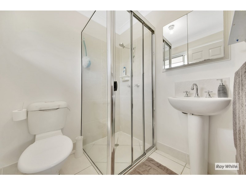 7 Booth Court, Cooee Bay QLD 4703