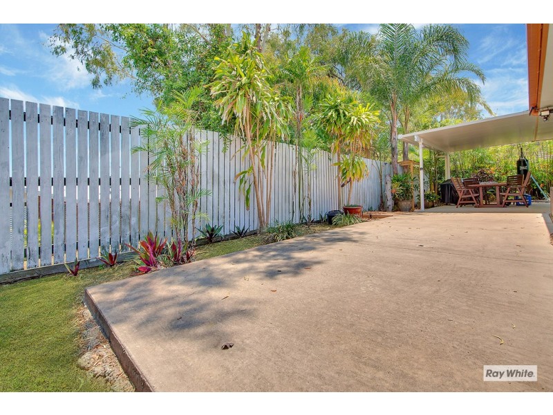 7 Booth Court, Cooee Bay QLD 4703
