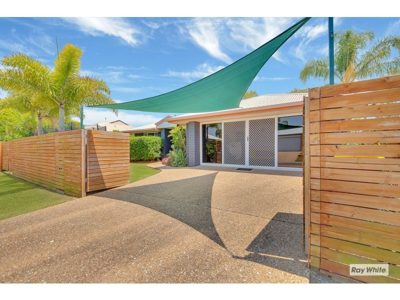 7 Booth Court, Cooee Bay QLD 4703