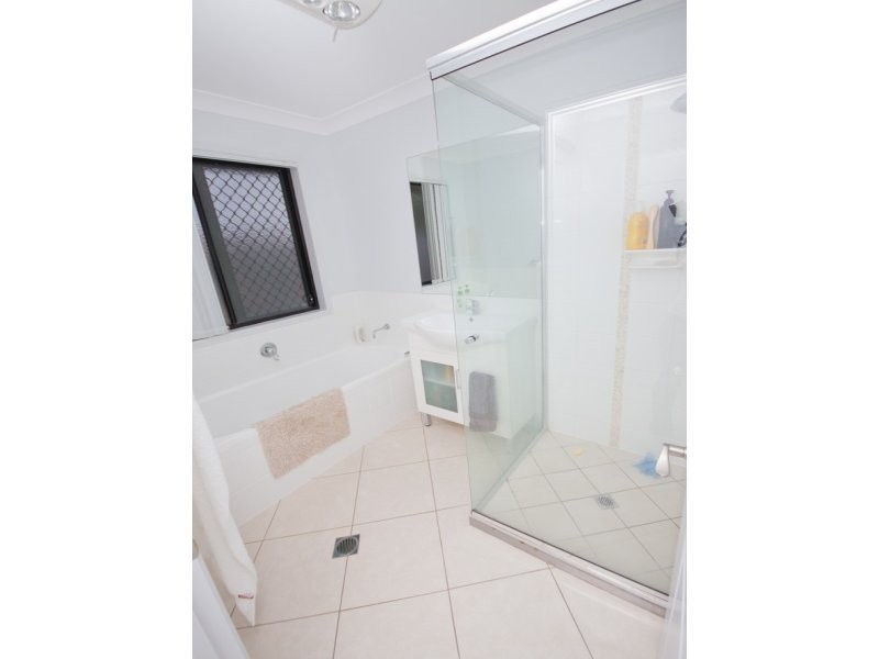 18 Lakeview Circuit, Mulambin QLD 4703