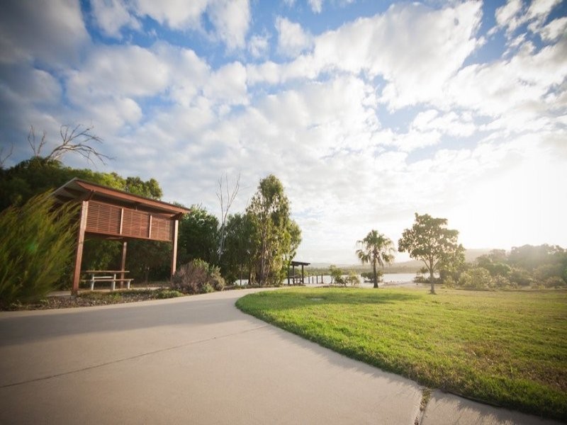 18 Lakeview Circuit, Mulambin QLD 4703
