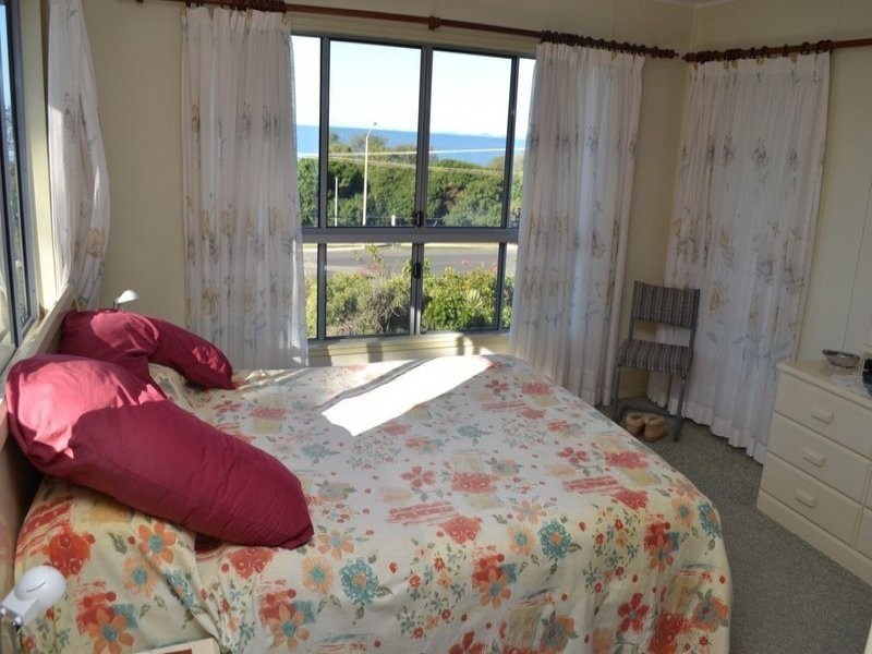 124 Farnborough Road, Meikleville Hill QLD 4703