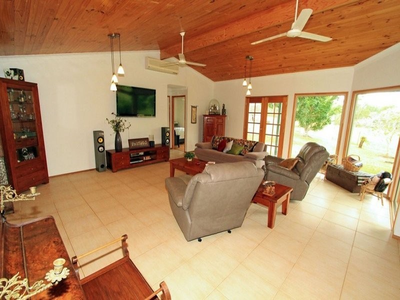 158 Caporn Road, Limestone Creek QLD 4701