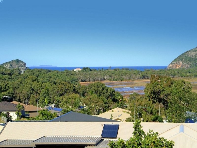 17 Discovery Crescent, Rosslyn QLD 4703