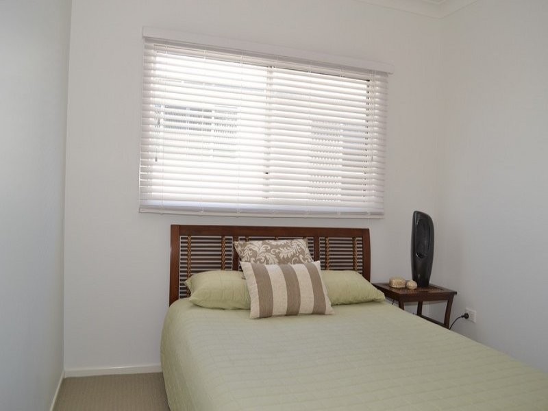 8 Pitcairn Court, Pacific Heights QLD 4703