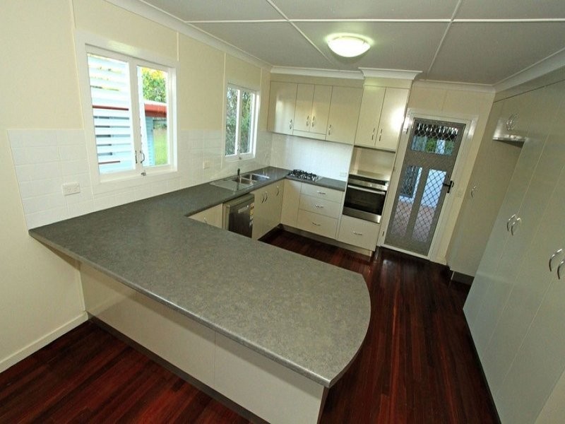 20 Ocean Parade, Cooee Bay QLD 4703