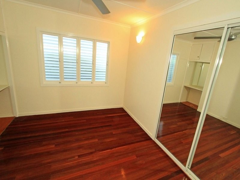 20 Ocean Parade, Cooee Bay QLD 4703