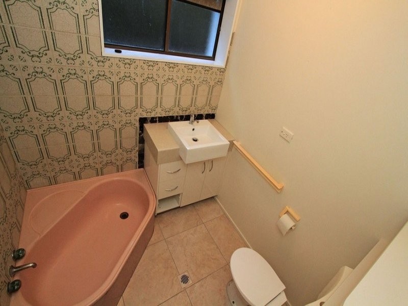 20 Ocean Parade, Cooee Bay QLD 4703