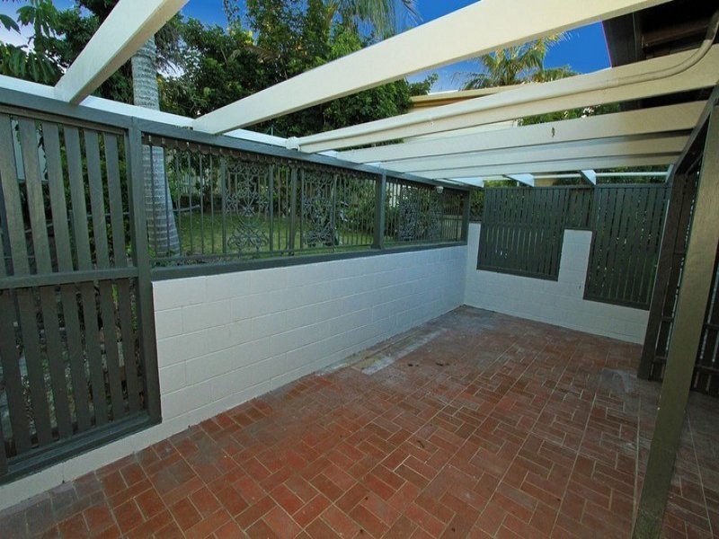 20 Ocean Parade, Cooee Bay QLD 4703