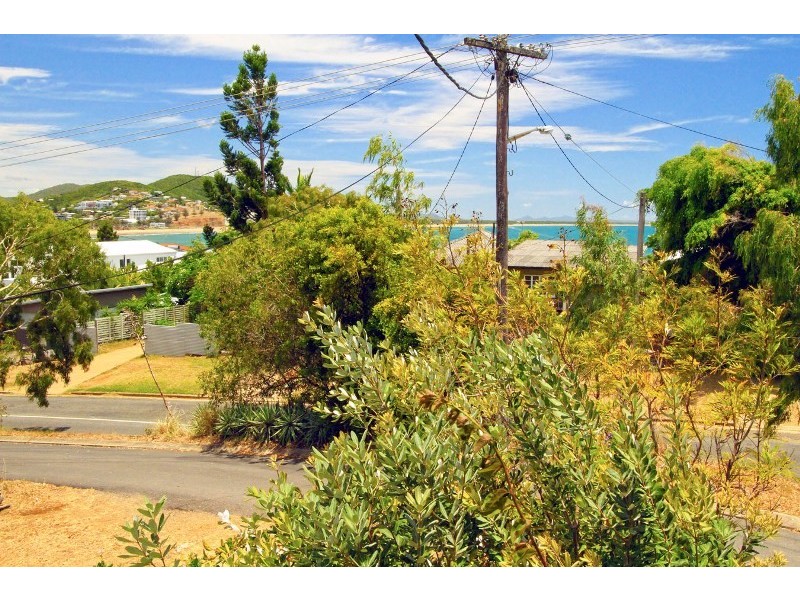 36 Matthew Flinders Drive, Cooee Bay QLD 4703