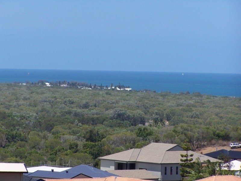 18 Pacific Vista Close, Pacific Heights QLD 4703