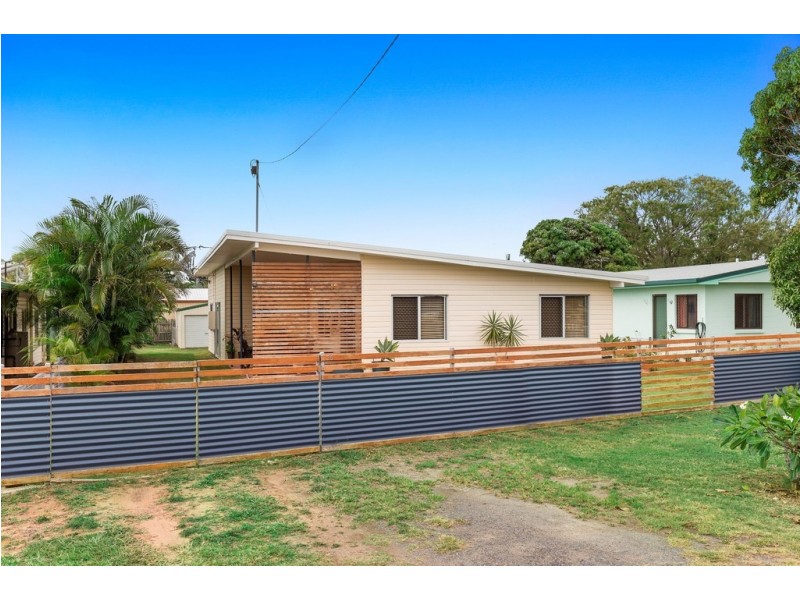 25 Horrie Twiner Street, Keppel Sands QLD 4702