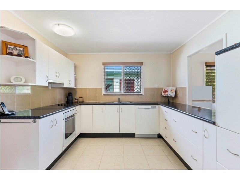 25 Horrie Twiner Street, Keppel Sands QLD 4702