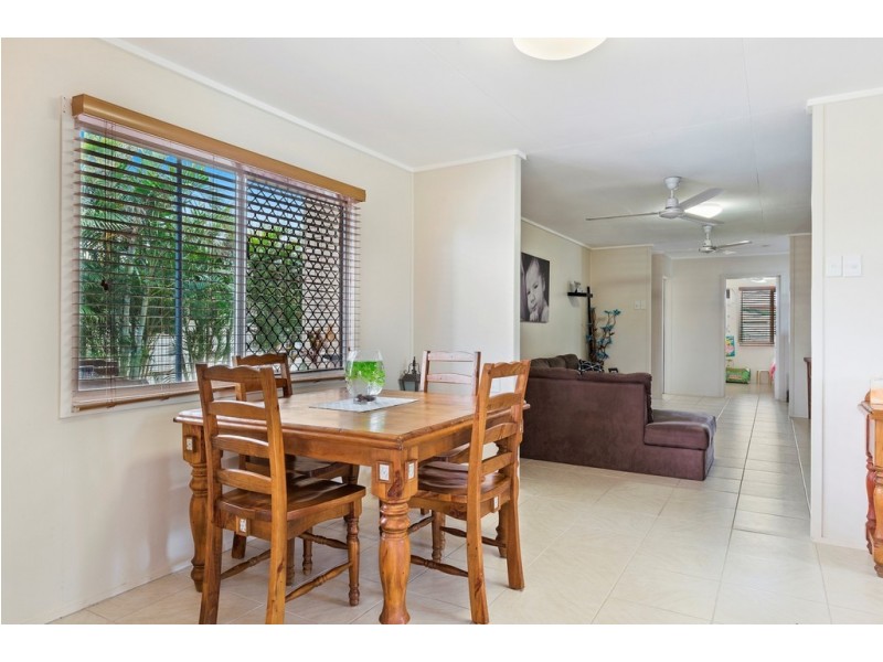 25 Horrie Twiner Street, Keppel Sands QLD 4702