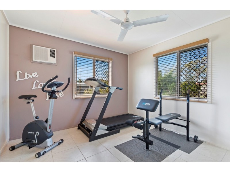 25 Horrie Twiner Street, Keppel Sands QLD 4702