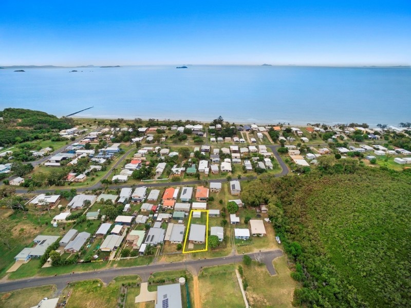 25 Horrie Twiner Street, Keppel Sands QLD 4702