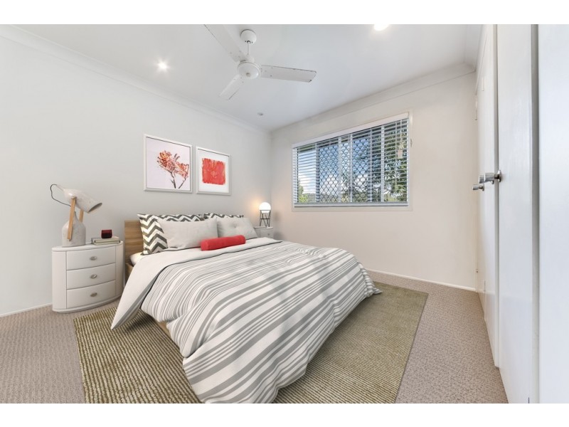 10 Crayke Court, Pacific Heights QLD 4703