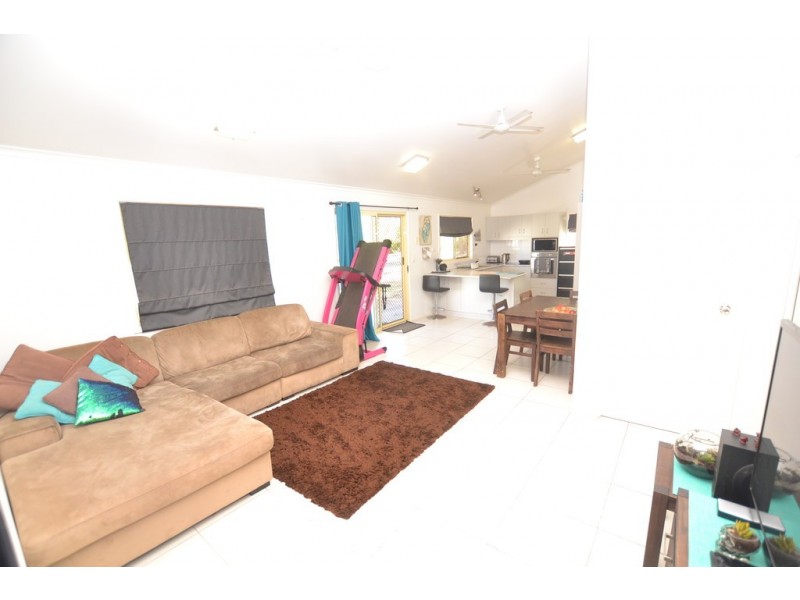 1642 Old Byfield Road, Lake Mary QLD 4703