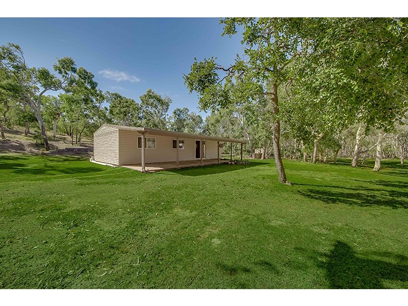 390 Scenic Highway, Rosslyn QLD 4703