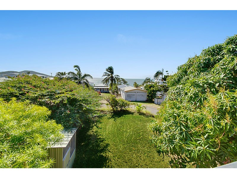 39 Matthew Flinders Drive, Cooee Bay QLD 4703