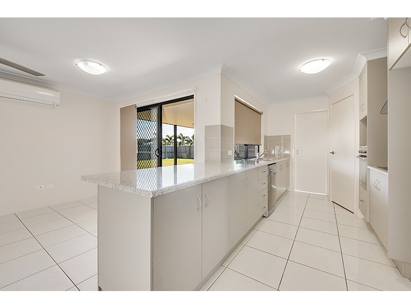 26 Riviera Way, Mulambin QLD 4703