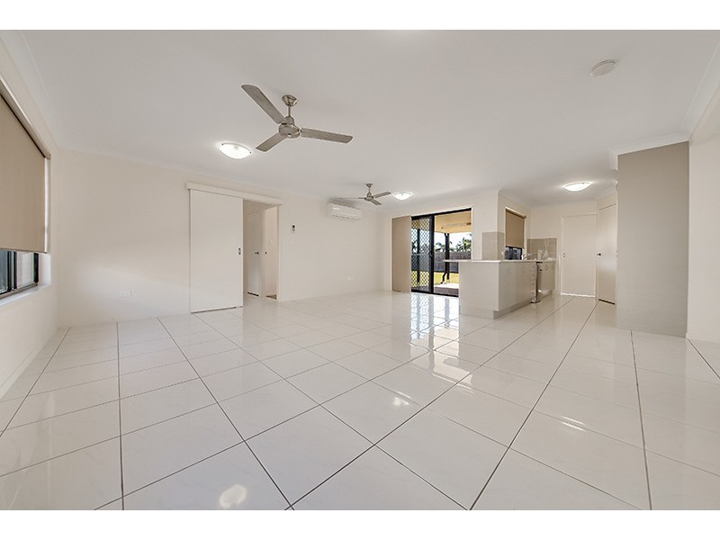 26 Riviera Way, Mulambin QLD 4703