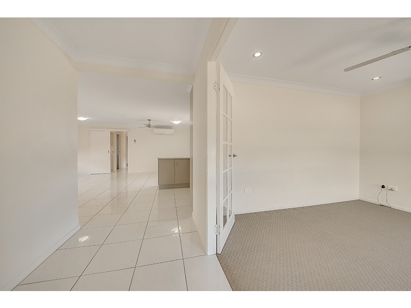 26 Riviera Way, Mulambin QLD 4703