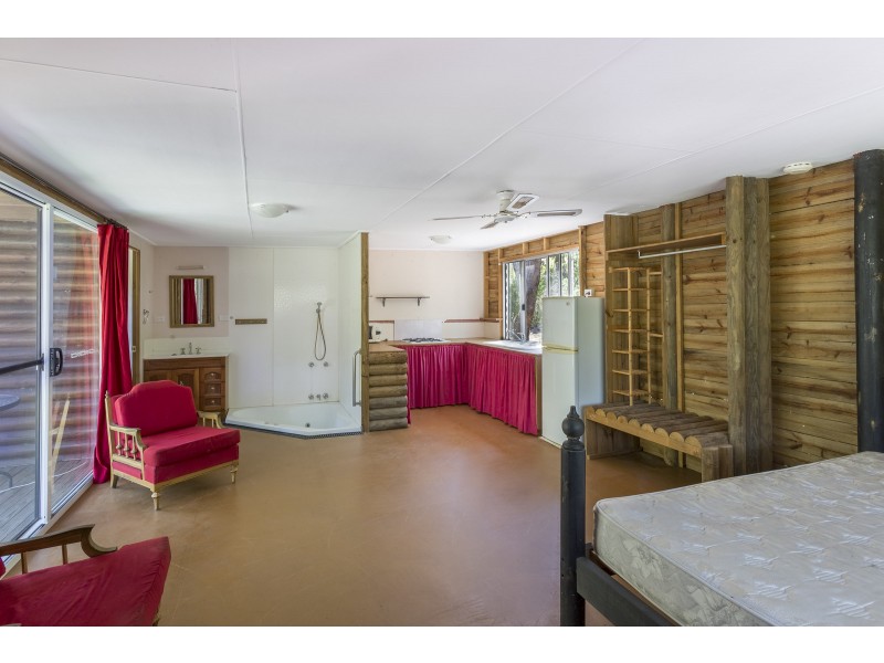 4 Davidson Road, Cawarral QLD 4702