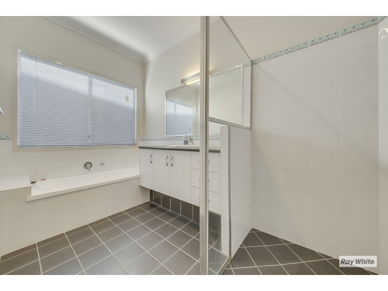 7 Mana Avenue, Pacific Heights QLD 4703