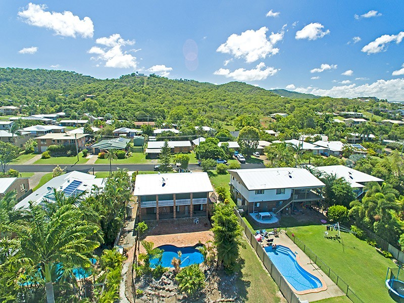 19 Hellas Street, Barlows Hill QLD 4703