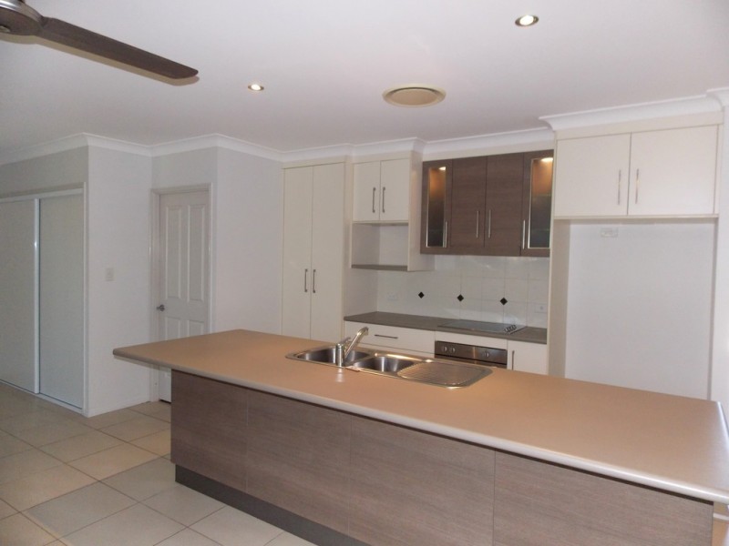 Unit 1, 11 Priors Pocket, Pacific Heights QLD 4703