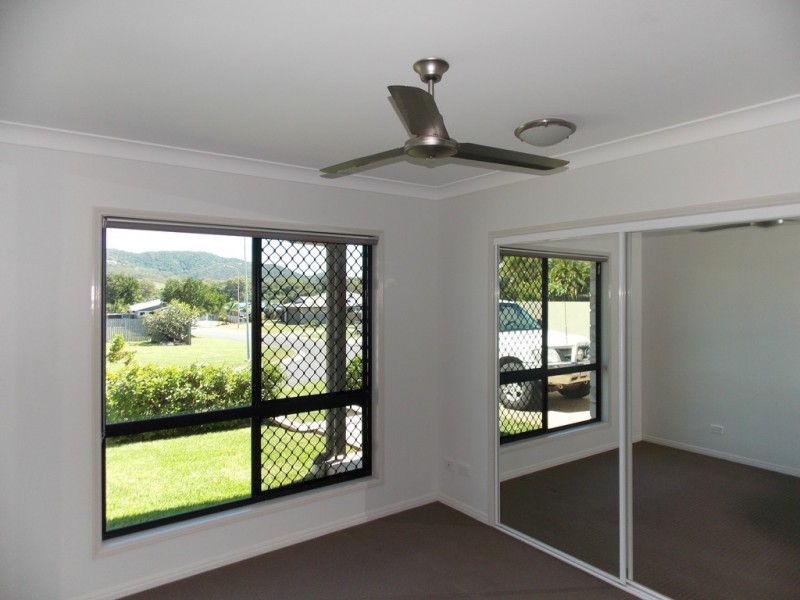 Unit 1, 11 Priors Pocket, Pacific Heights QLD 4703
