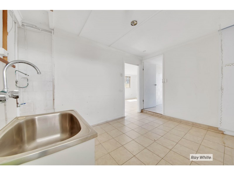886 Scenic Highway, Kinka Beach QLD 4703