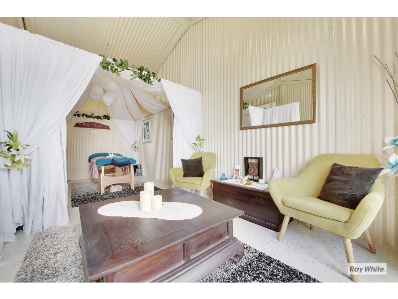 33 Pinnacle Street, Causeway Lake QLD 4703