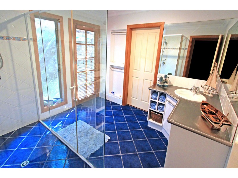 142 Schofield Parade TENANT APPROVED, Keppel Sands QLD 4702