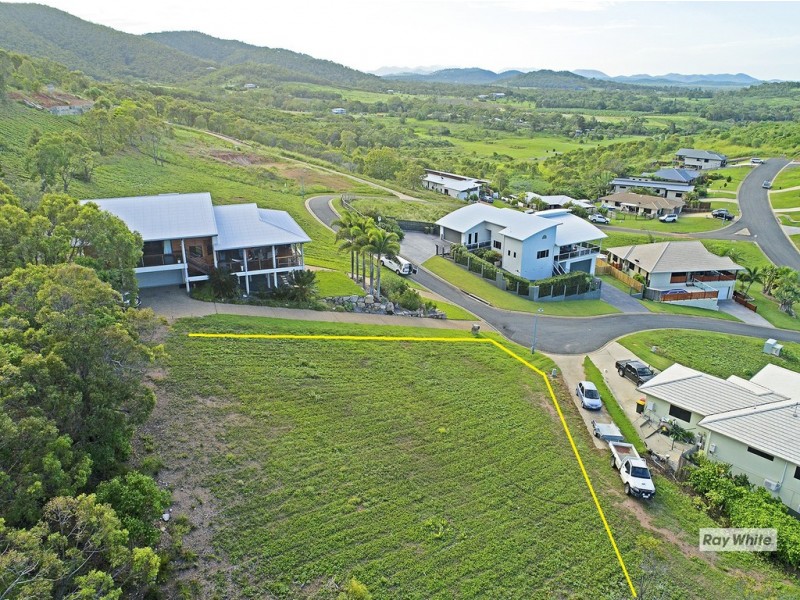 9 Fraser Crescent, Pacific Heights QLD 4703