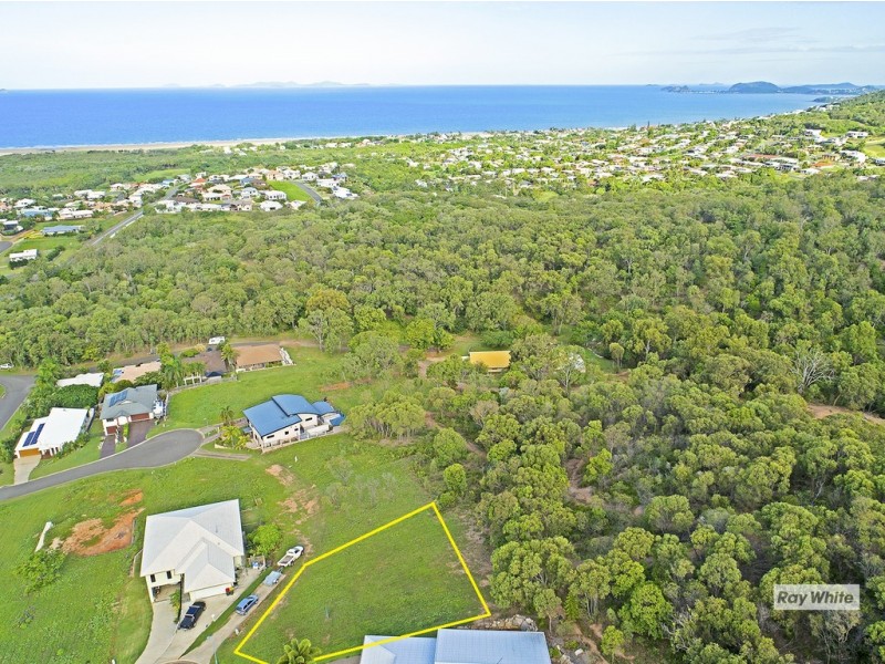 9 Fraser Crescent, Pacific Heights QLD 4703