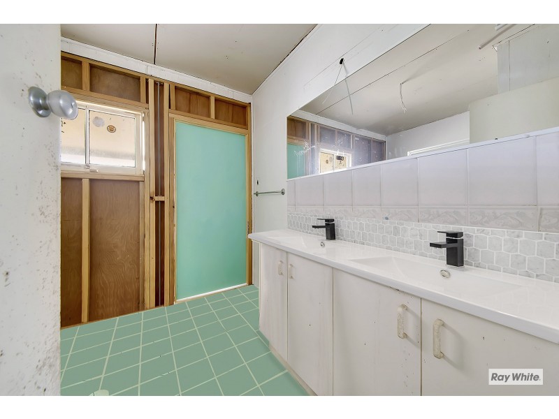 28 Olympia Avenue, Pacific Heights QLD 4703