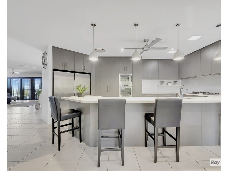 12 Barrington Court, Pacific Heights QLD 4703