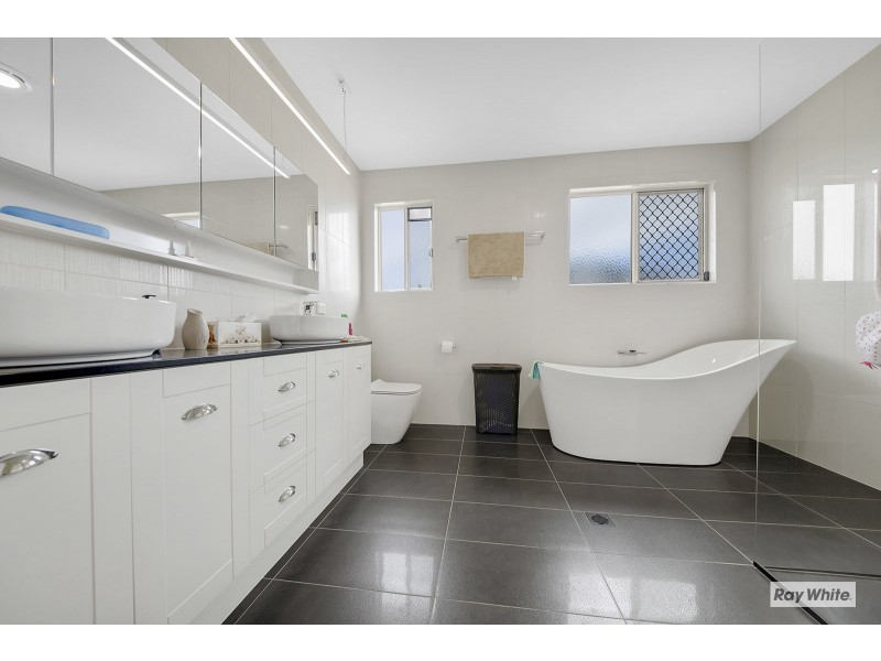 13 Mirrawena Avenue, Bangalee QLD 4703