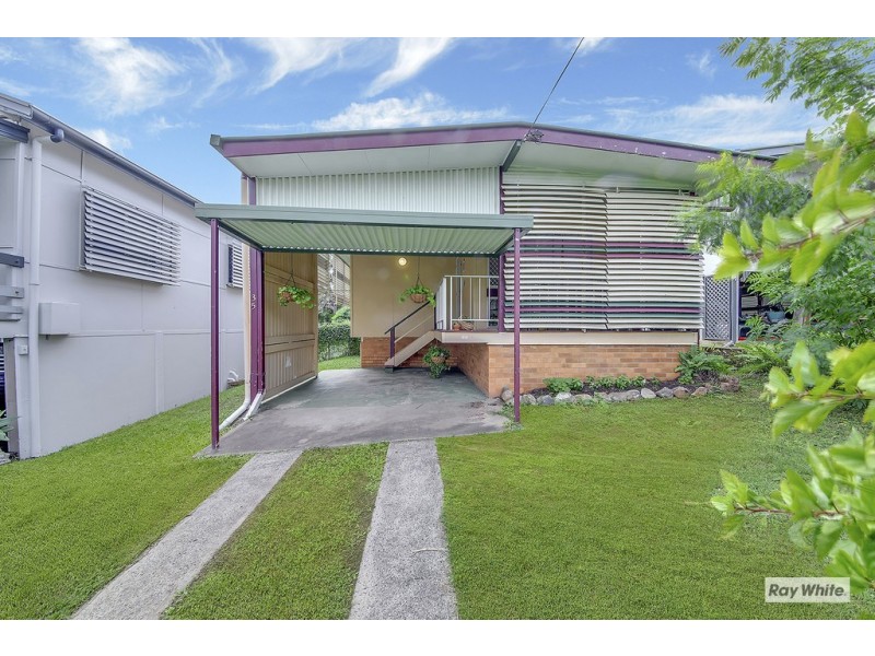 35 Pandanus Street, Cooee Bay QLD 4703