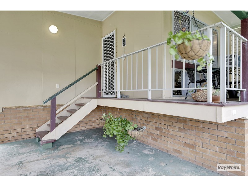 35 Pandanus Street, Cooee Bay QLD 4703