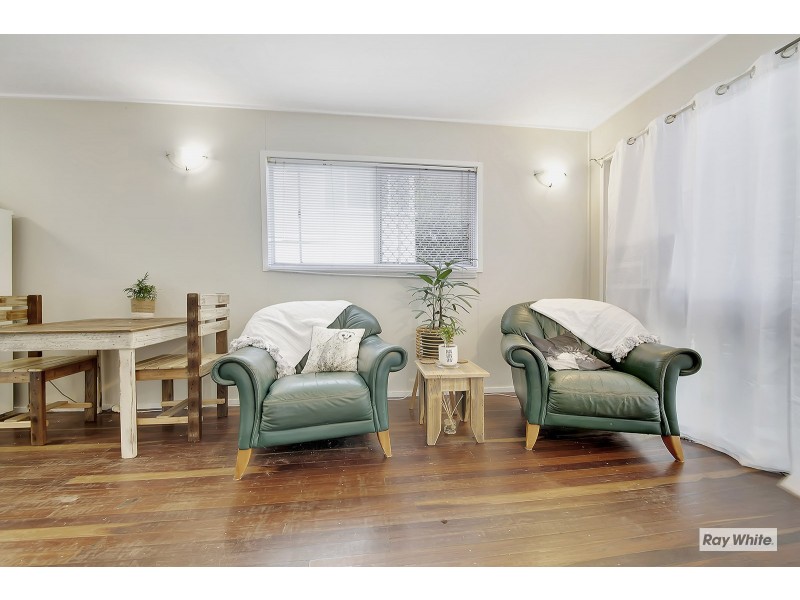 35 Pandanus Street, Cooee Bay QLD 4703