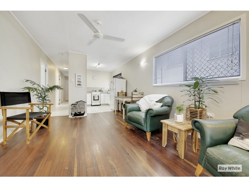 35 Pandanus Street, Cooee Bay QLD 4703