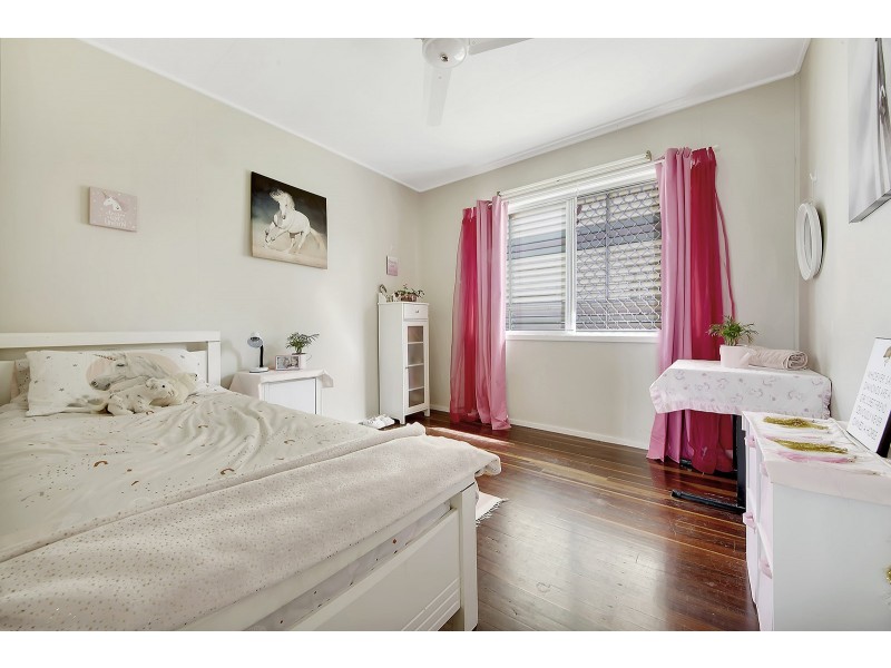 35 Pandanus Street, Cooee Bay QLD 4703