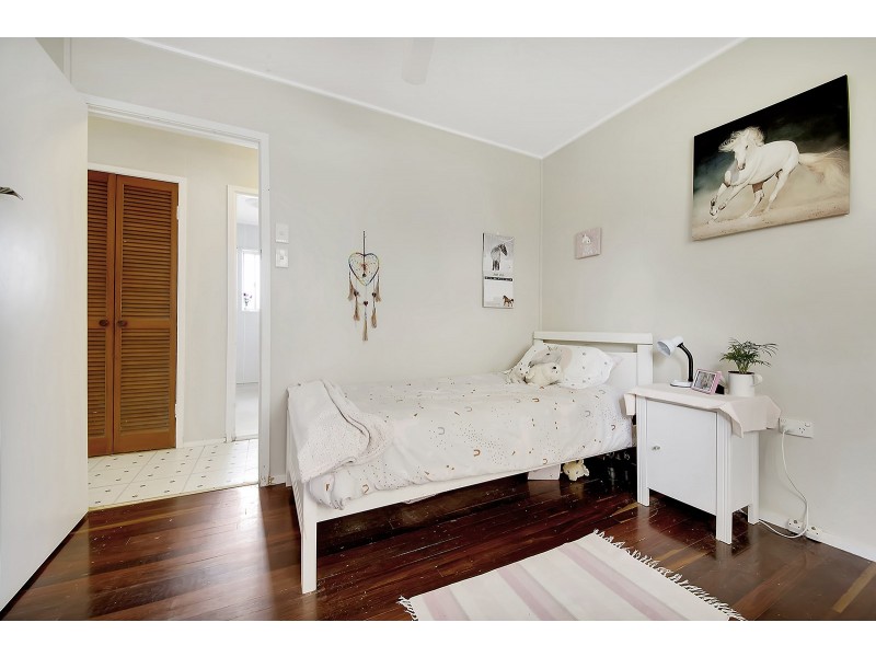 35 Pandanus Street, Cooee Bay QLD 4703