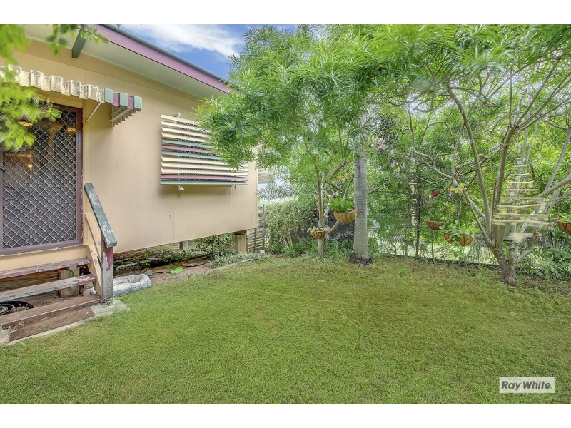 35 Pandanus Street, Cooee Bay QLD 4703