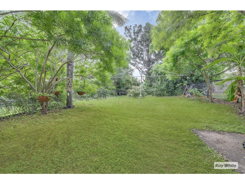 35 Pandanus Street, Cooee Bay QLD 4703