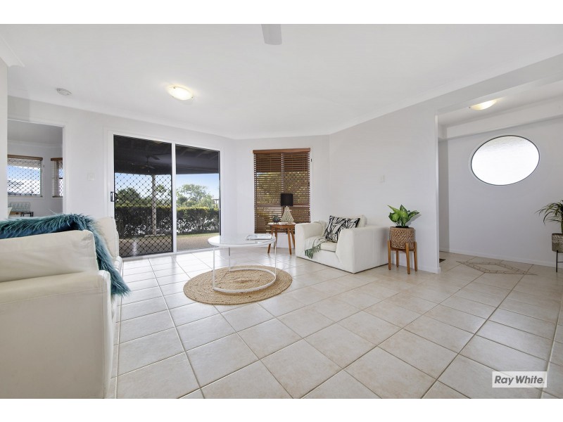 7 Discovery Crescent, Rosslyn QLD 4703