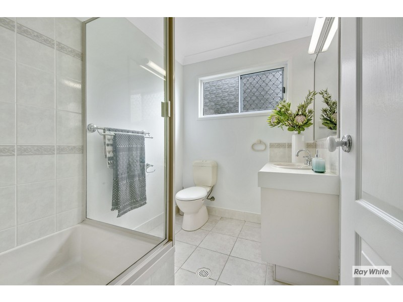 7 Discovery Crescent, Rosslyn QLD 4703